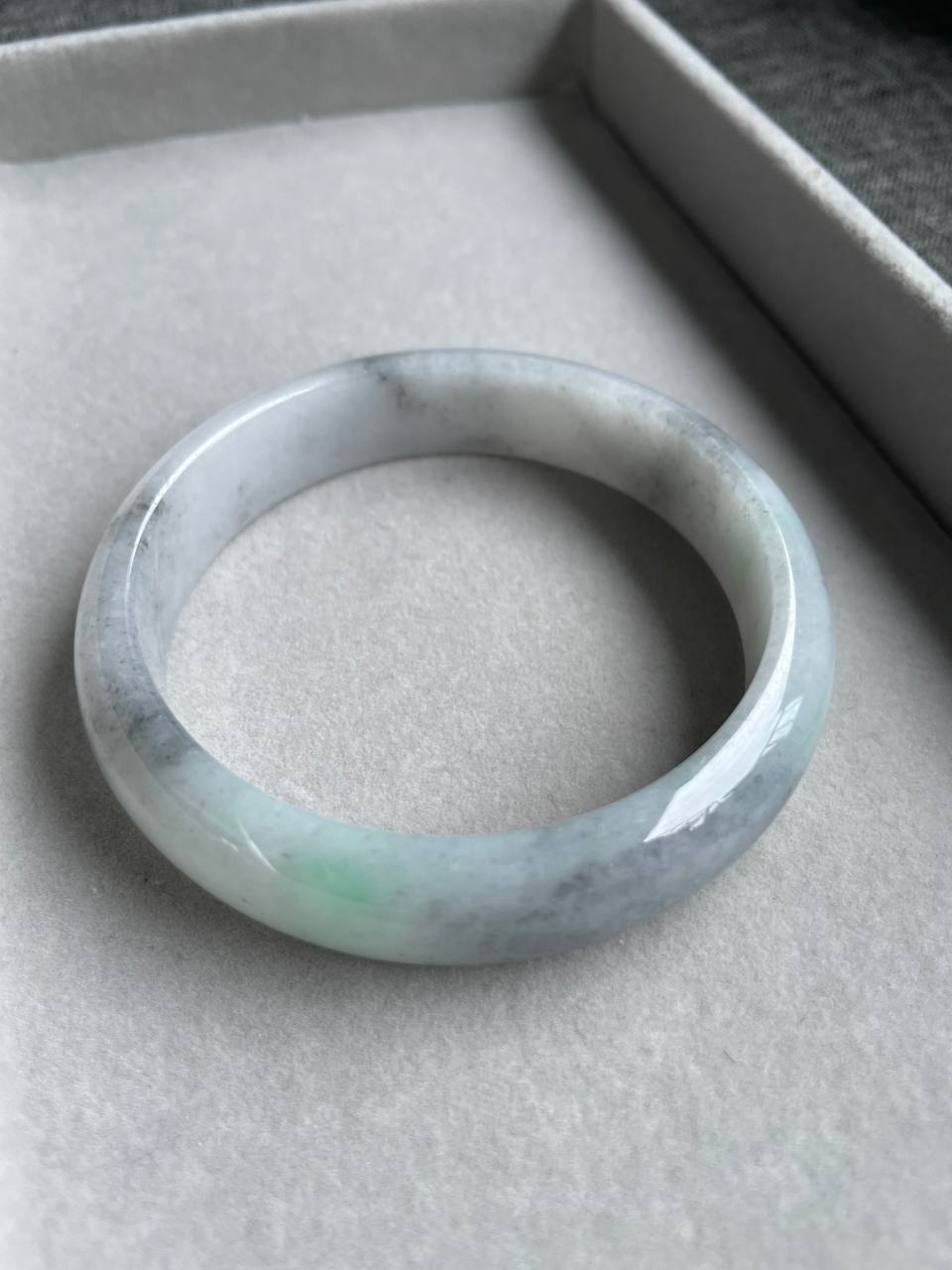 JBG223004 The Dragon in the Fog Jade Bangle Size 58.9