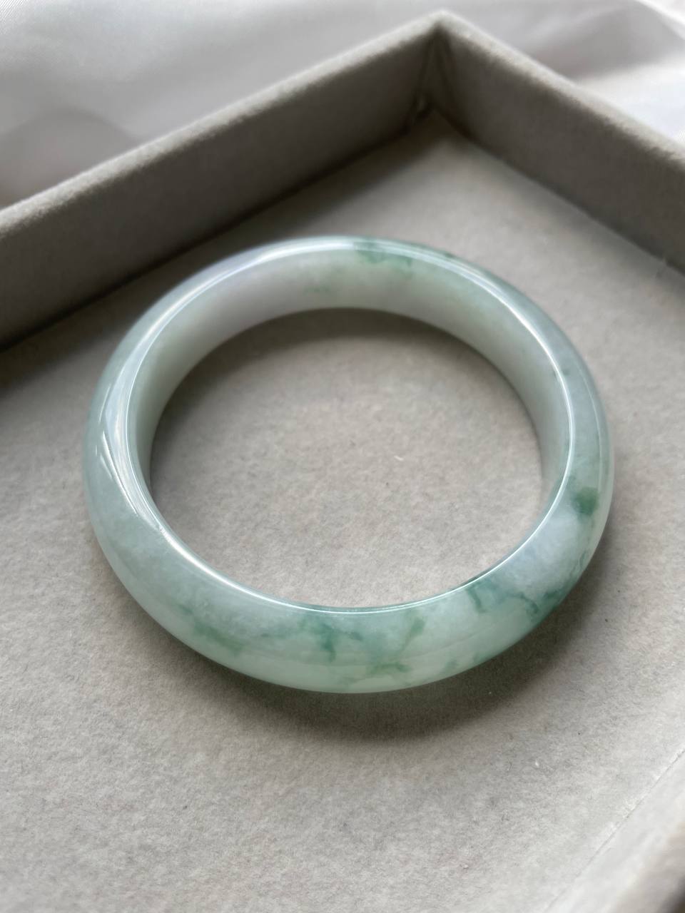 JBG223017 The Great Serenity Jade Bangle Size 58.0