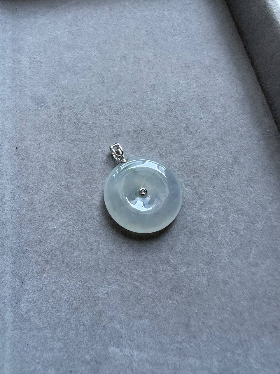 JPA225034 An Icy Winterland | Icy Jadeite Donut in 18K White Gold Setting