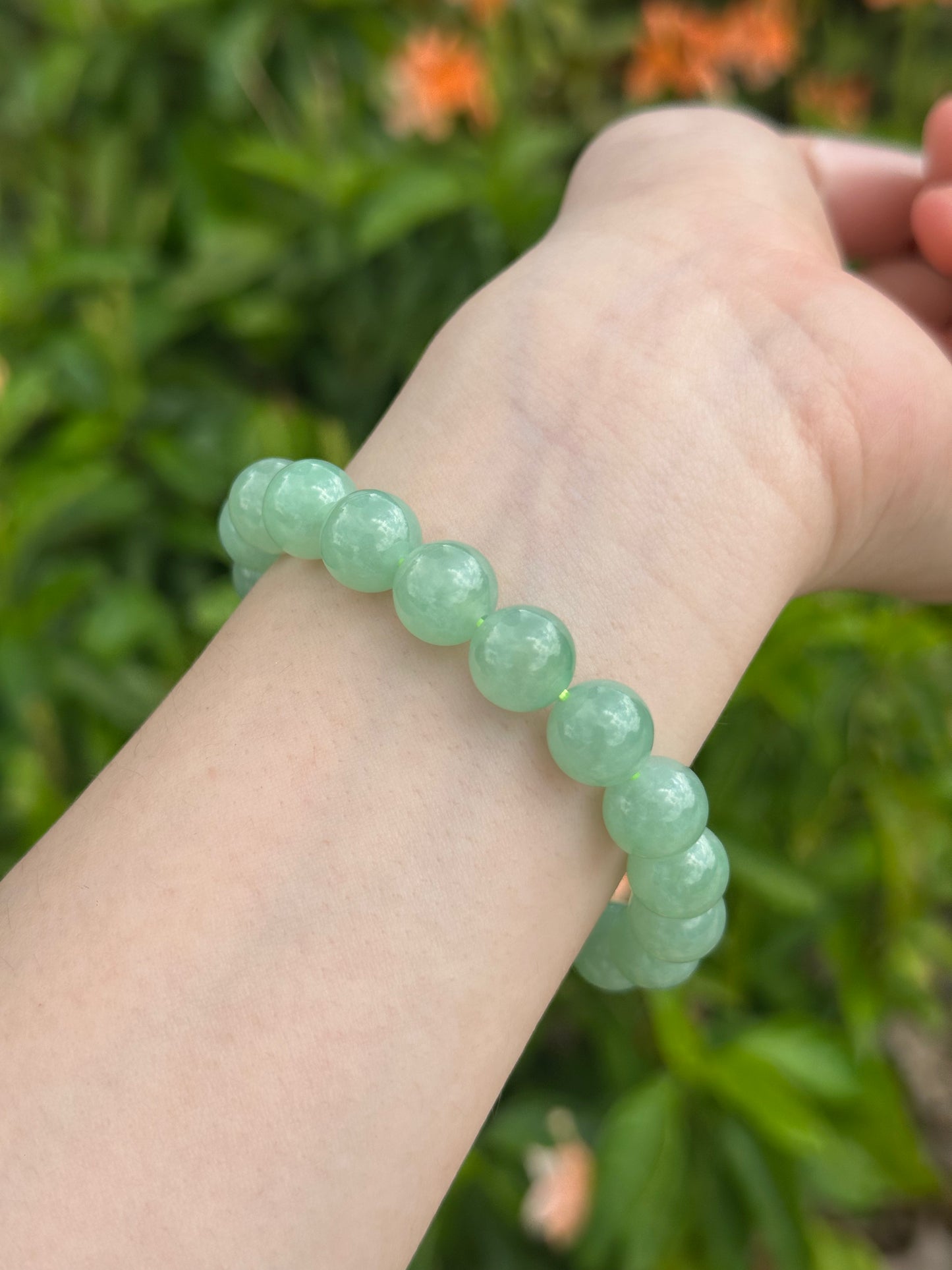 JBD2406 The Leaf’s Dewdrop | Icy bright green jadeite beads bracelet