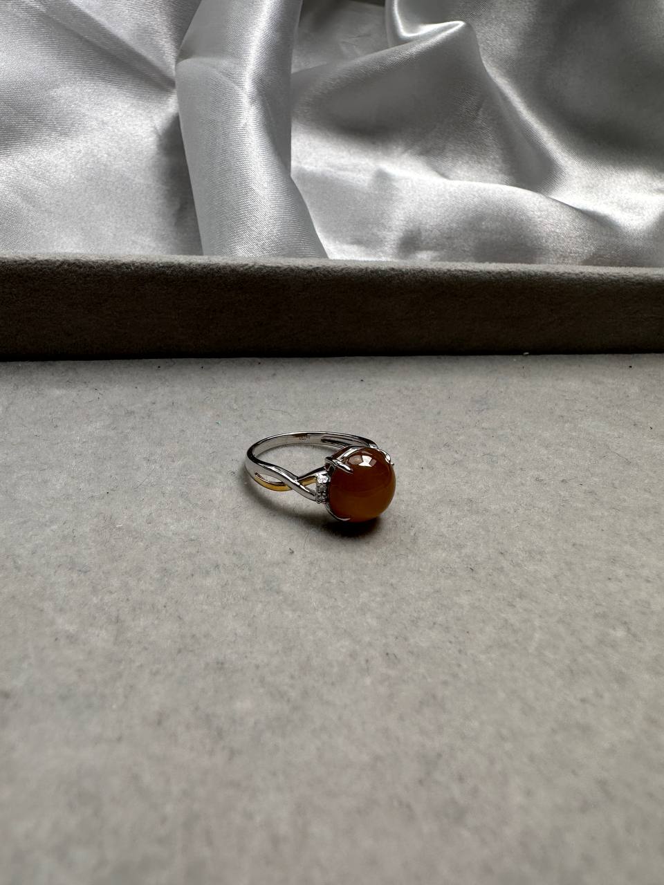 JO227026 Golden Liquid | Honey Yellow Grade A Jadeite Cabochon in 18K White and Yellow Gold Ring Setting with Natural Diamond | HK12.5 | US6