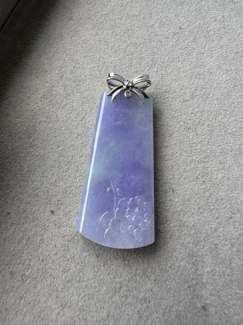 JWS25001 Princess | Intense Lavender Wushi Jadeite with Peony Carving set in 18K White Gold and diamond.