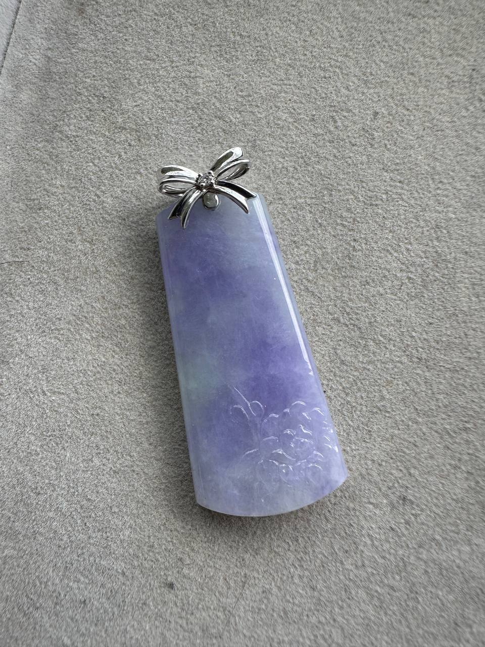 JWS25001 Princess | Intense Lavender Wushi Jadeite with Peony Carving set in 18K White Gold and diamond.