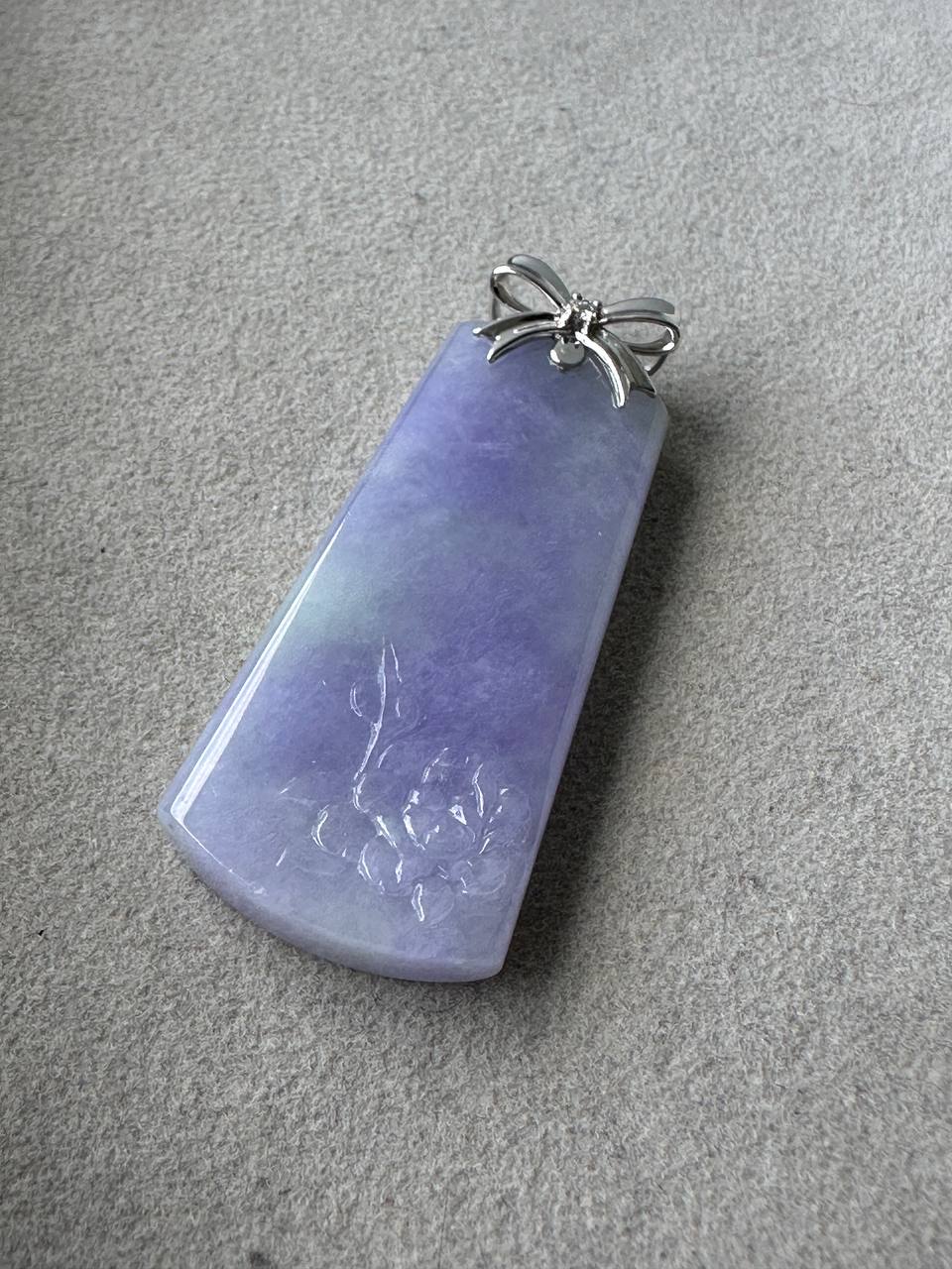 JWS25001 Princess | Intense Lavender Wushi Jadeite with Peony Carving set in 18K White Gold and diamond.