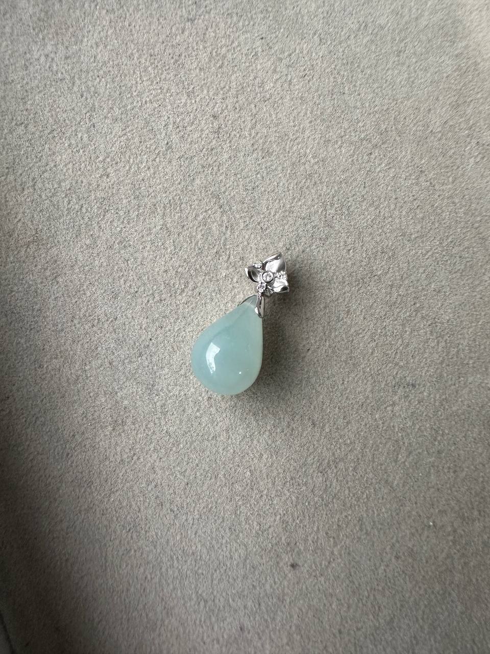 JO230015 Pluie | Icy Teardrop carved Jadeite in 18K White Gold Setting with Natural Diamonds