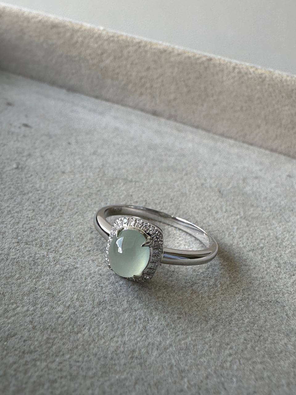 JO2501 Moonlight Glow | Icy White Jadeite Cabochon in 18K White Gold and Natural Diamond HK12.5 | US6.25s