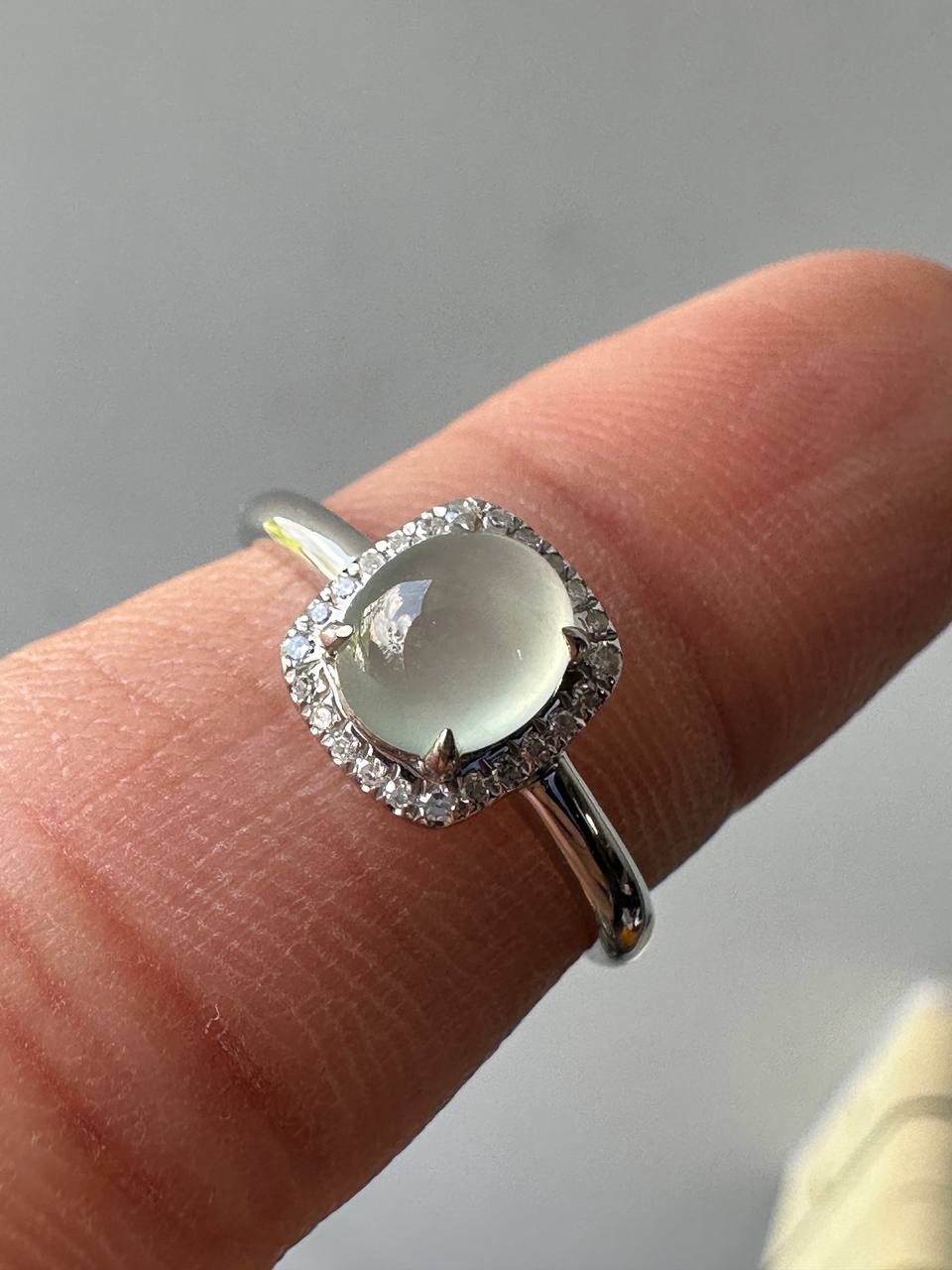 JO2501 Moonlight Glow | Icy White Jadeite Cabochon in 18K White Gold and Natural Diamond HK12.5 | US6.25s