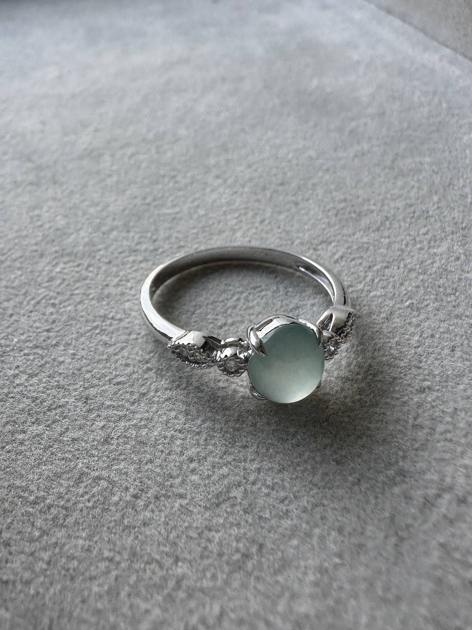 JO2503 Regalia | Green based Jadeite Cabochon in 18K White Gold and Natural Diamonds HK12.5 | US 2.5