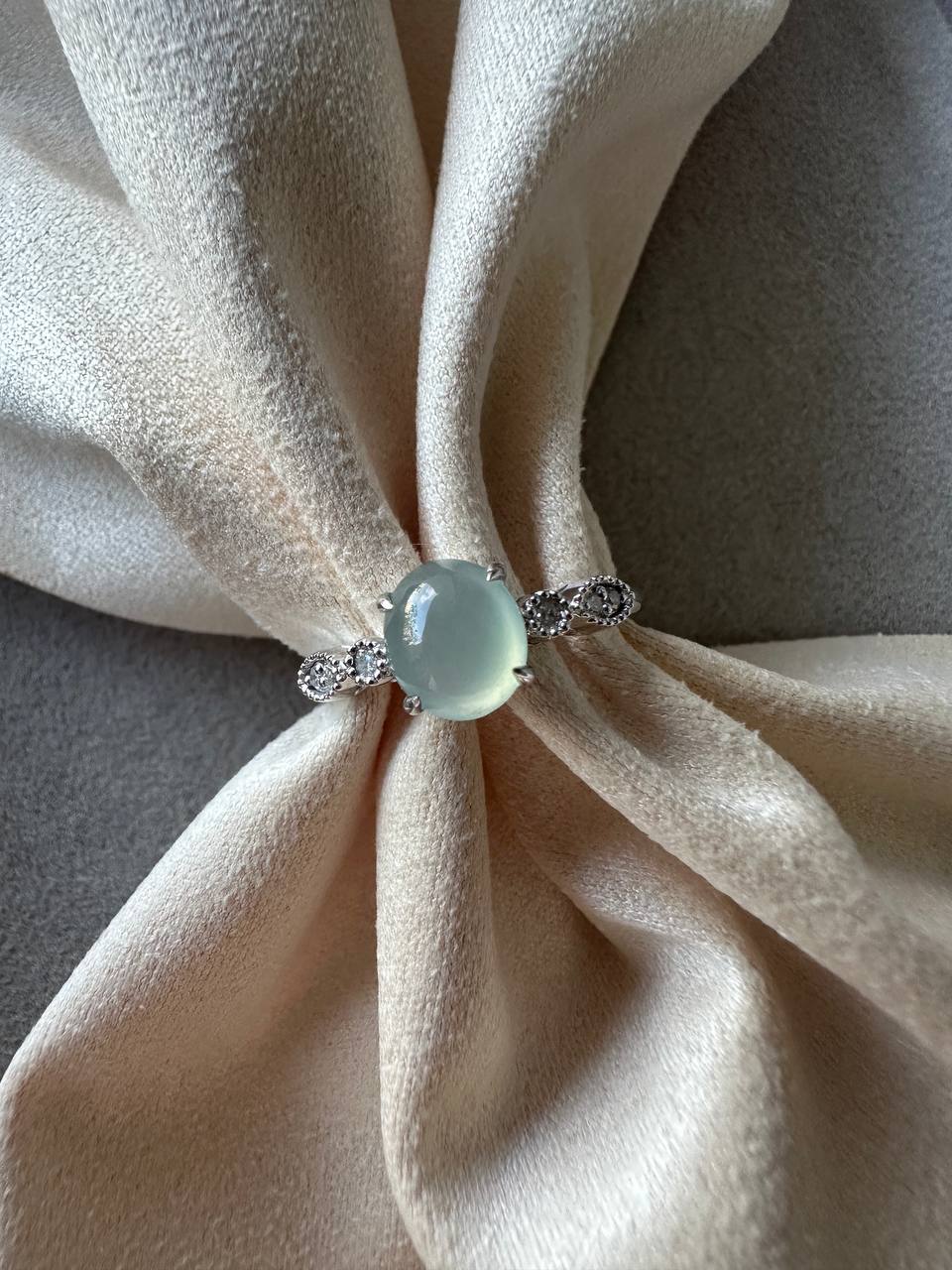 JO2503 Regalia | Green based Jadeite Cabochon in 18K White Gold and Natural Diamonds HK12.5 | US 2.5