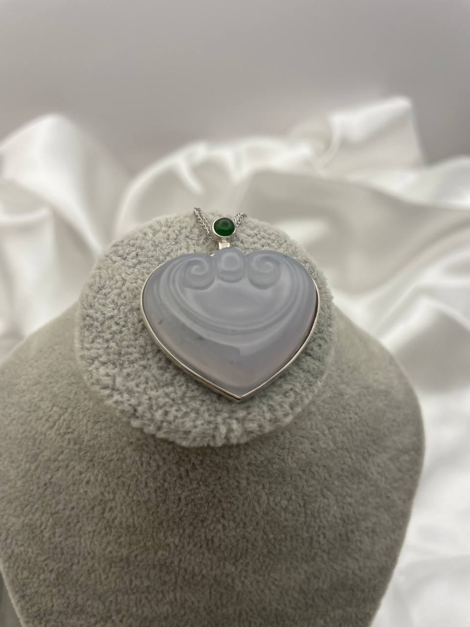 JRY224007 The Purity of the Heart Jade Ruyi