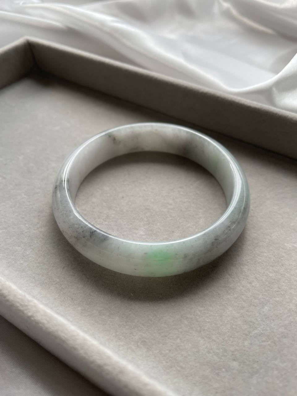 JBG223004 The Dragon in the Fog Jade Bangle Size 58.9