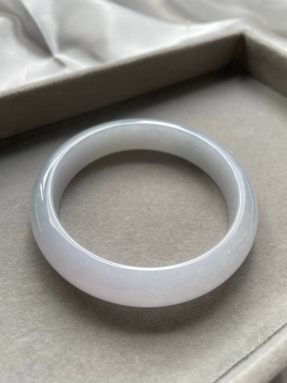 JBG223005 The Pale Fine Lavendar Bangle Size 57.6