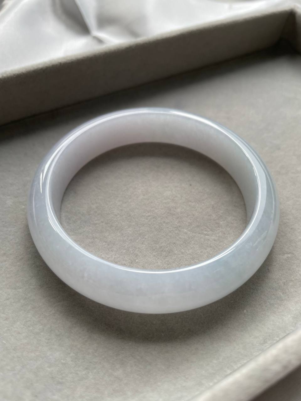 JBG223005 The Pale Fine Lavendar Bangle Size 57.6
