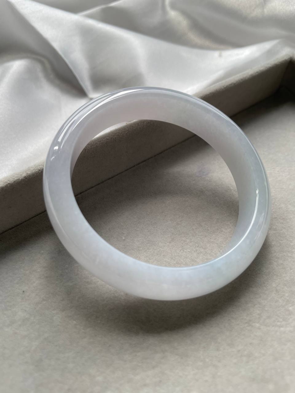 JBG223005 The Pale Fine Lavendar Bangle Size 57.6