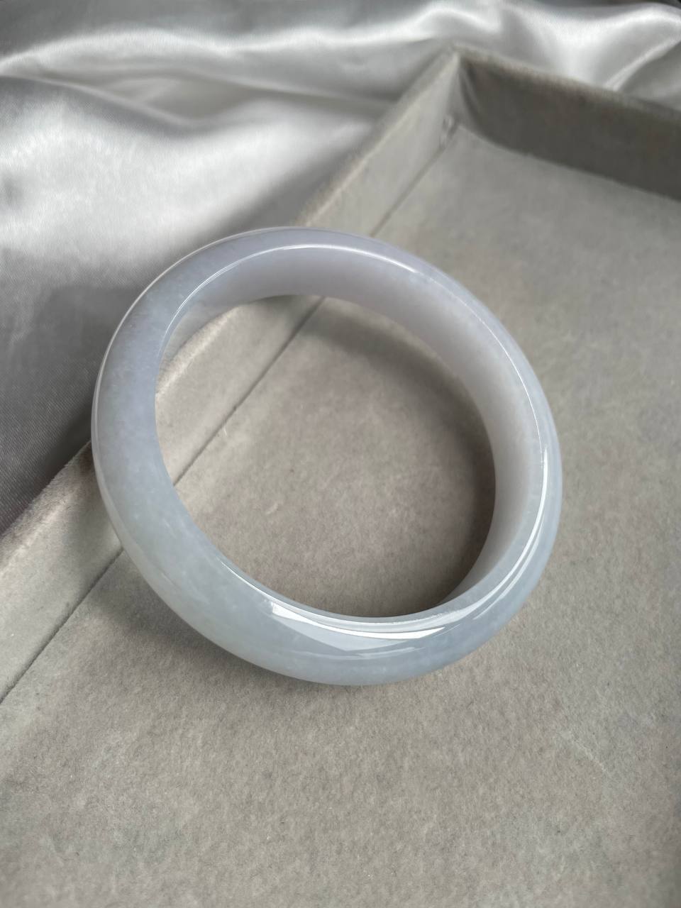 JBG223005 The Pale Fine Lavendar Bangle Size 57.6