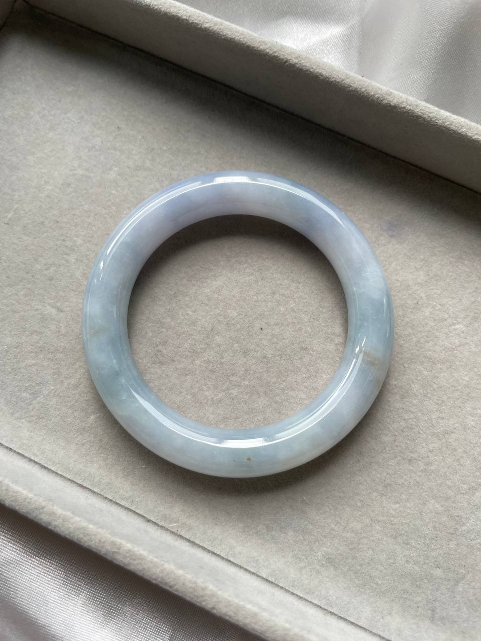 JBG223008 The Mystic Lavender Jade Bangle