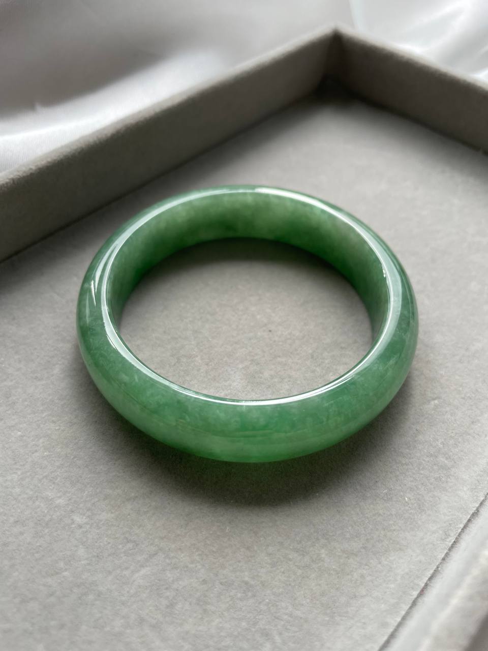 JBG223006 The Green Jadeite Bangle Size 54.9
