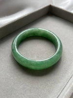 JBG223006 The Green Jadeite Bangle