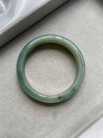 JBG223012 The Aged Olive Green Jade Bangle