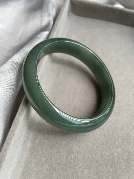 JBG223016 The Ol' Rustic Green Jade Bangle Size 56.7
