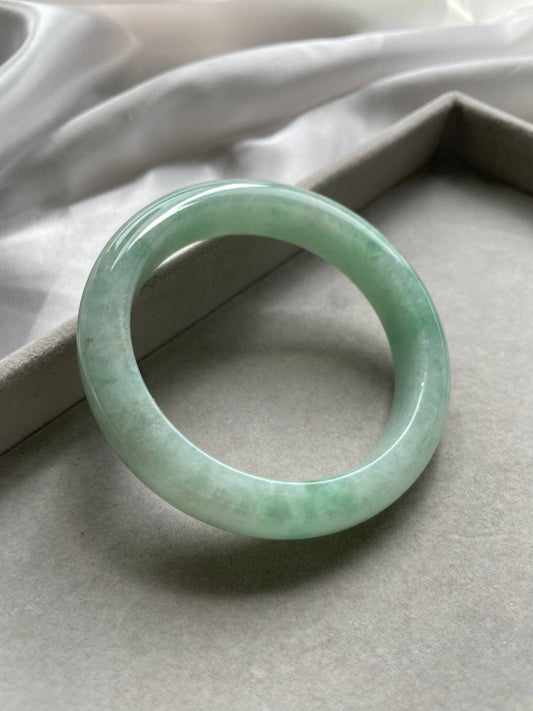 JBG223014 The Mystic Apple Jade Bangle Size 56.5