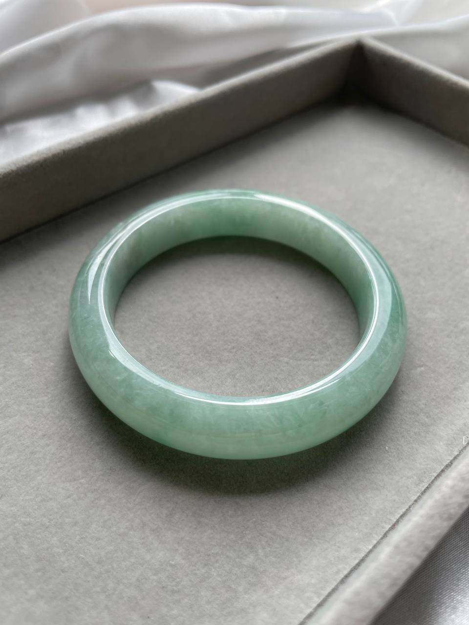 JBG223014 The Mystic Apple Jade Bangle Size 56.5