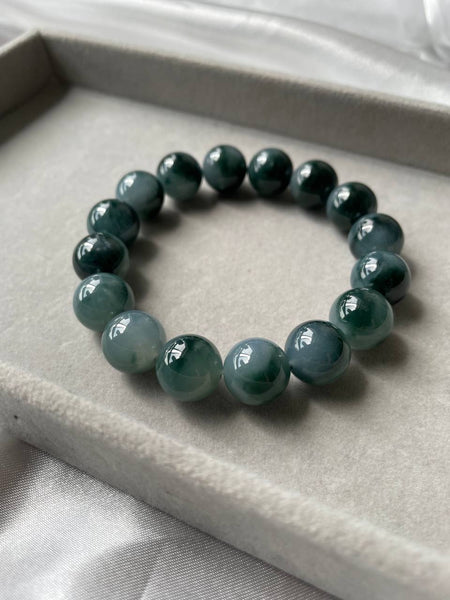 Jade clover beads bracelet natural Hetian Jade, Women's Fashion, Jewelry &  Organisers, Bracelets on Carousell