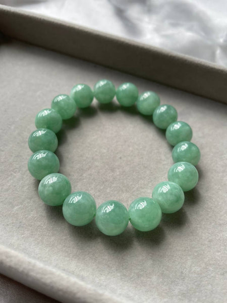 JBD227009 The Misty Moss Green Jadeite Jade Beads Bracelet