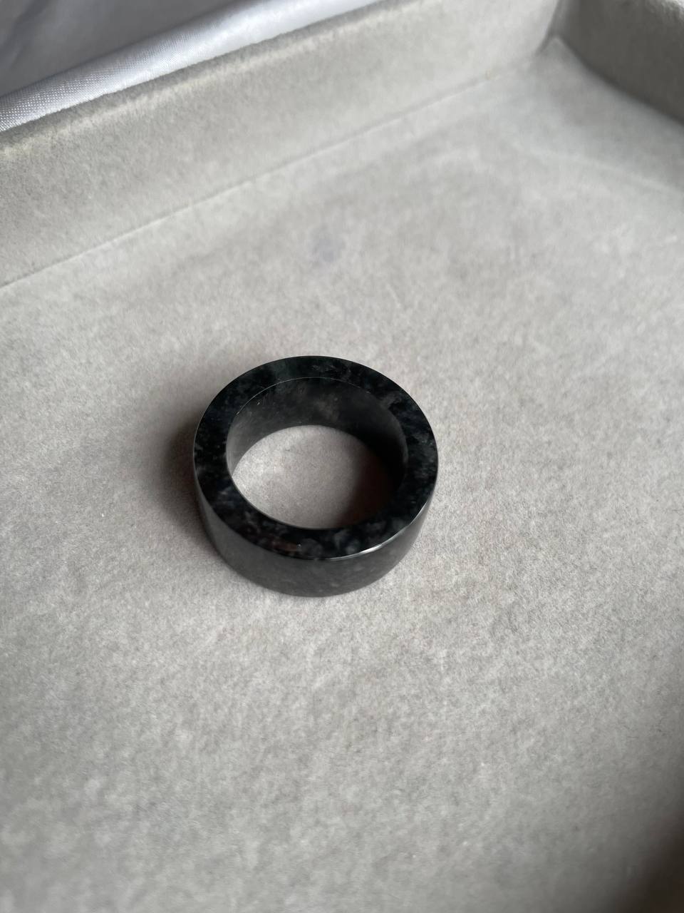 JO227016 The Black Wuji Jadeite Thumb Ring | HK19 | US8.5