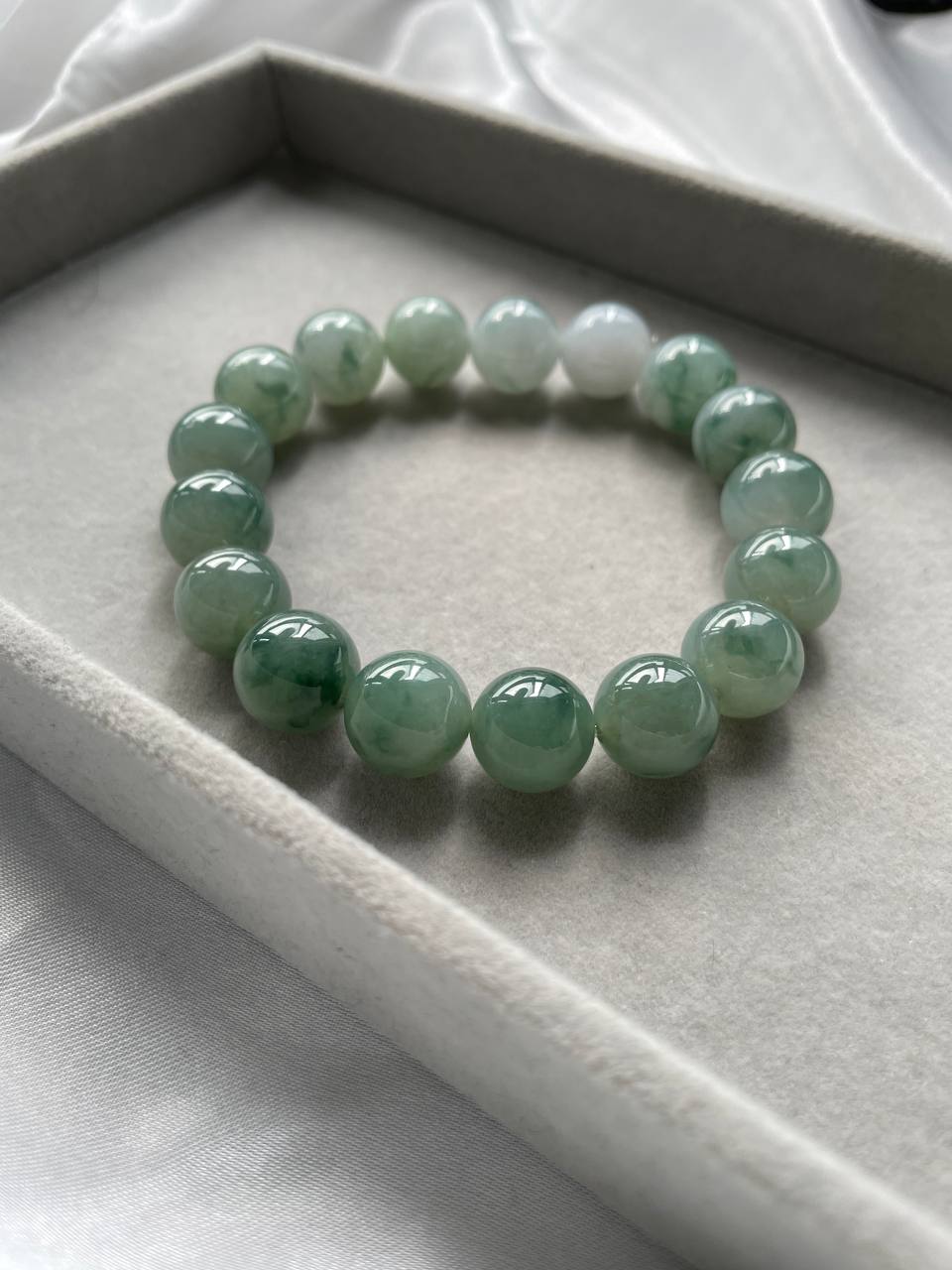 JBD228001 The Lunar Phases Jadeite Beads Bracelet