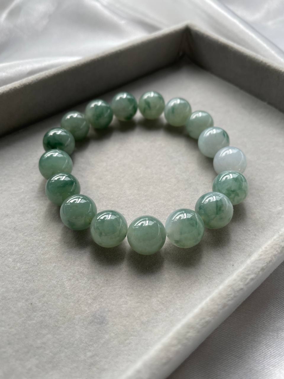 JBD228001 The Lunar Phases Jadeite Beads Bracelet