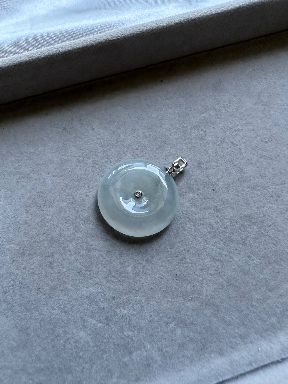JPA225034 An Icy Winterland | Icy Jadeite Donut in 18K White Gold Setting