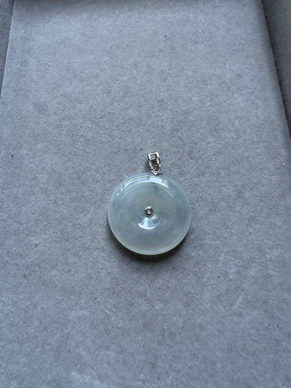 JPA225034 An Icy Winterland | Icy Jadeite Donut in 18K White Gold Setting