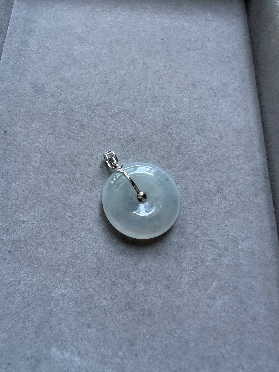 JPA225034 An Icy Winterland | Icy Jadeite Donut in 18K White Gold Setting