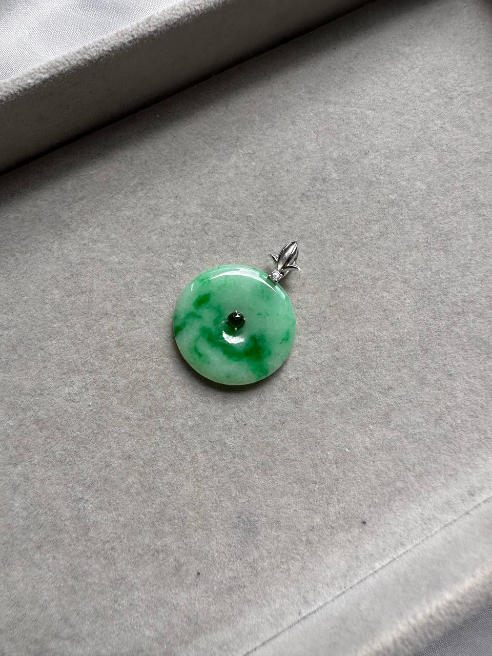 JPA225037 The Florence Lily | Bright Green Marbling Jadeite Donuts in 18K White Gold