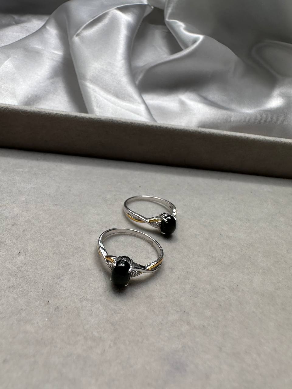 JO227005 Jewel in the Forest | Omphacite Jade in 18K White Gold Setting with Natural diamonds HK13 & HK14 | US 6 & US 6.25
